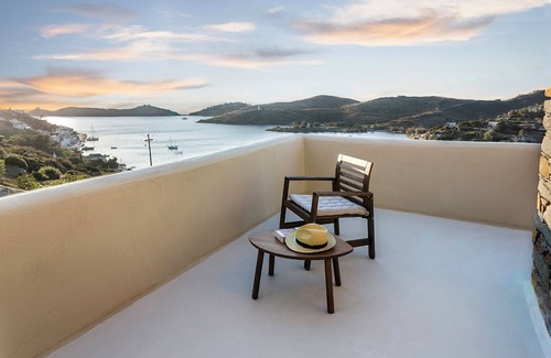 Vourkari Villa | Villa Faros - stunning villa with incredible views of Vourkari and the Aegean