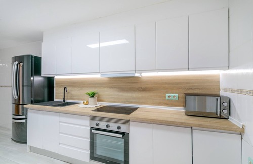 Alicante Villa | Villa 'Favorita' with Private Pool, Wi-Fi and Air Conditioning