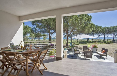 Sorbo-Ocagnano House | villa feet in the water/gite 3 stars