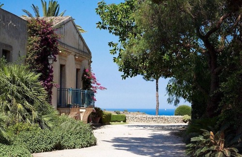 Augusta Villa | Villa Feudale - Brucoli, Sicilia