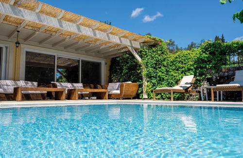 Gazatika Villa | Villa Fioraki, 5 bdrooms, 356 sqm with private pool and complete privacy