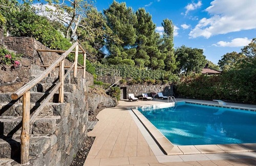 Ragalna Villa | Villa Fiorella - Private villa with heated pool