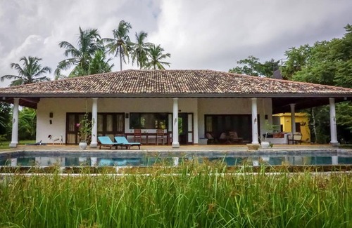 Mirissa Villa | Villa FireMoonGarden In Mirissa with Swimming Pool