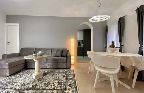 Pucisca Villa | Villa FJERA - sea view, 2 hot tubs, BBQ.