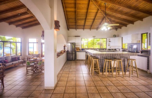 Dominical Villa | Villa for 12 Guests: Best Whale's Tail and Ocean Views