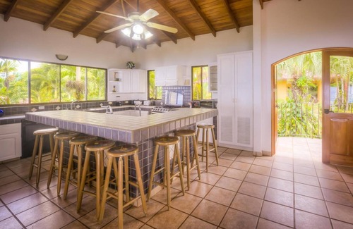 Dominical Villa | Villa for 12 Guests: Best Whale's Tail and Ocean Views