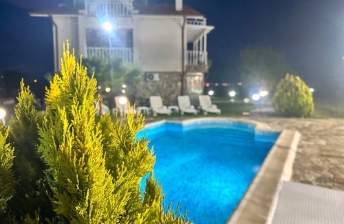 Kosharitsa House | Villa for 20 people with a pool, 5 min. from Sunny Beach, 6 min. from the beach