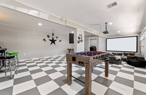 Tomball House | Villa for 50 ppl-Pool & Private Cinema