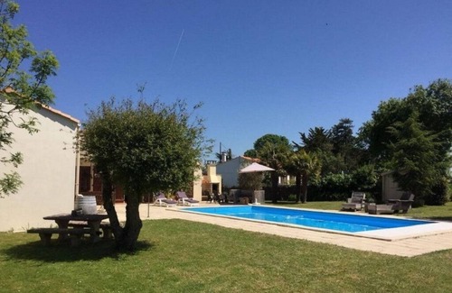 Jard-sur-Mer Villa | Villa for 6 near the sea with heated pool