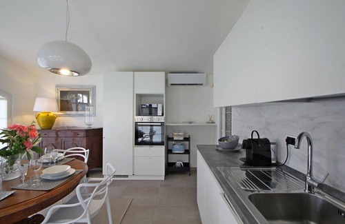 Castelnuovo Magra Villa | Villa for 8 People with Garden, A/C, 4,5km from Sea