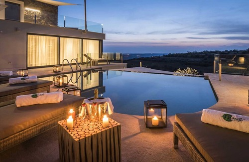 Buje Villa | Villa Fortezza - pool, sauna, Jacuzzi and countryside views