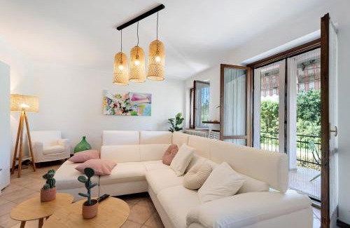Angera House | Villa Fox
