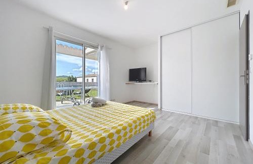 Saint-Andre-de-Roquelongue Villa | Villa Grivia - Maison avec grand jardin - Piscine - Pétanque - Ping Pong