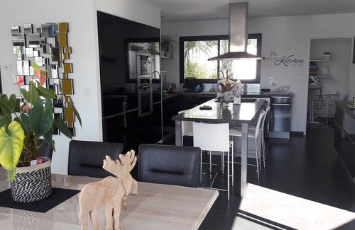 Saint Laurent de la Pree Villa | Villa Aixkeys Contemporaine Avec Grande Piscine et 5 min Plages Fouras