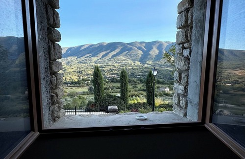 Saint-Martin-de-Castillon Apartment | Village house with terrace and breathtaking views!