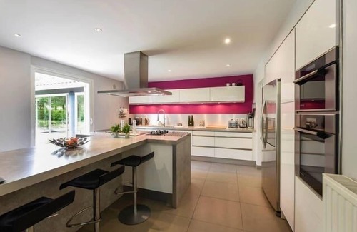 Saint-Sulpice-et-Cameyrac House | Villa 8/10p Indoor heated pool, jacuzzi, in golf residence, tennis court