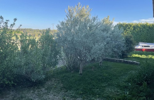 Sainte-Cecile-les-Vignes Villa | Villa 10 persons with swimming pool, near the village