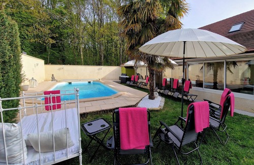 Vernou-la-Celle-sur-Seine Villa | Villa 4, Piscine Chauffée Privée, Proche Fontainebleau, au Calme