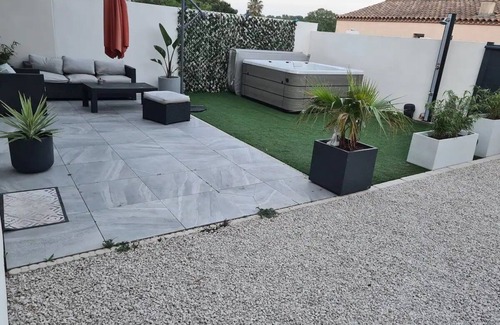 Villeneuve-les-Maguelone Villa | Villa close to the beach with jacuzzi