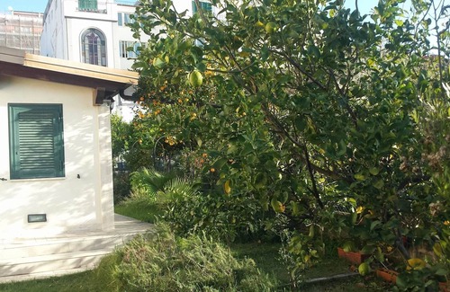 Torre Annunziata Villa | VILLA FRANCOIS a few meters from the main street of Torre Annunziata