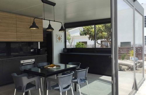 Canyelles Villa | Villa Franz Complete house, near Sitges, with swimming pool and guest house