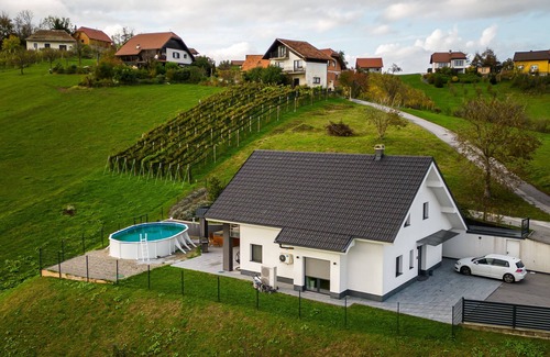 Smarje pri Jelsah Villa | Villa Frigo Pool & Spa, Podplat, Slovenia