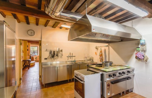 Arcevia Villa | Villa Fufi, refined country house with heated pool near Arcevia, in the quiet of Marche countryside