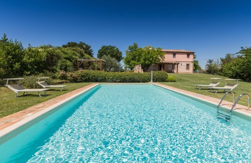 Arcevia Villa | Villa Fufi, refined country house with heated pool near Arcevia, in the quiet of Marche countryside