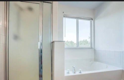 Legacy Park Villa | Villa full of life with large pool