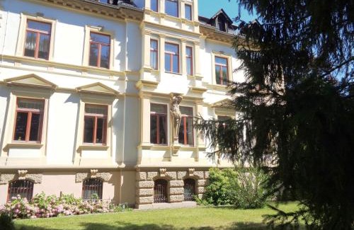 Netzschkau Apartment | Villa Göltzschtalblick