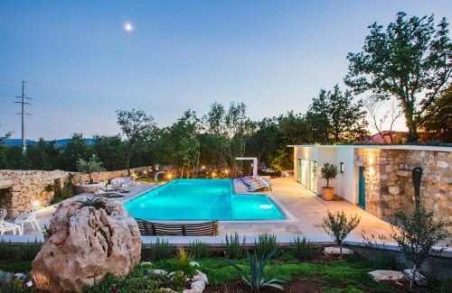 Imotski Villa | VILLA G., Relaxing and Unique nest of Enjoyment