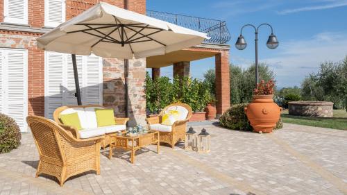Montecarlo Villa | VILLA GABRI 8&2, Emma Villas
