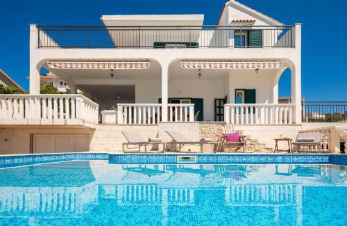 Sevid Villa | Villa Gajeta