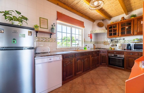 Gale Villa | Villa Galé Sun - luxury, private pool, AC, wifi 5 minutes from the beach