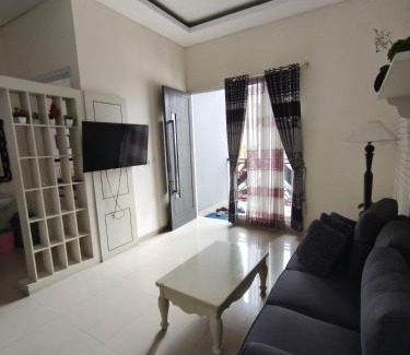 Ngaglik Villa | Villa Gamelas Kusuma Pinus Batu