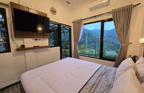 Prigen House | Villa Garden Grove