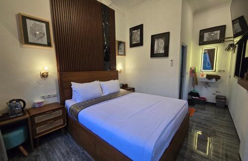 Prigen House | Villa Garden Grove