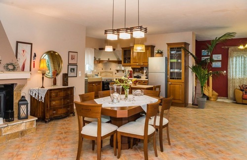 Gaitanion House | Villa Garden Star