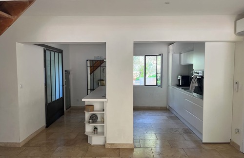 Les Angles House | Villa, garden, swimming pool less than 5 minutes from the Palais des Papes and Avignon (2 kms)