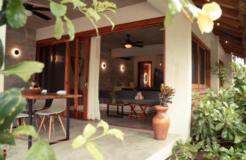 Saladita Villa | Villa Gato Surf Houses grande 4-6 personas, Starlink, AC, alberca, 50 m del spot La Saladita