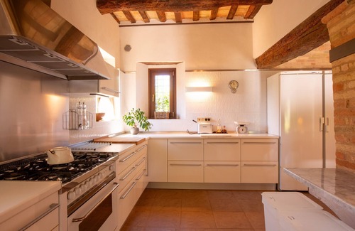 Bettolelle Villa | Villa 'Gelso' with Private Pool, Wi-Fi and Air Conditioning