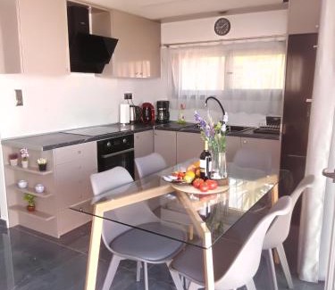 Ratzakli Villa | Villa George sunrise