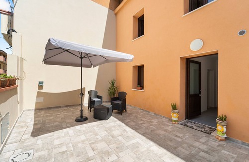 Guspini Apartment | Villa Giovia: double room 1