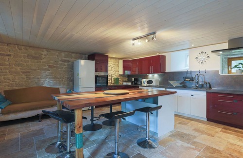 Guern House | Villa "Gite Relax a la Campagne" with Private Terrace & Wi-Fi