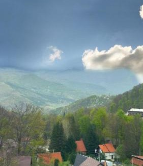 Brezovice House | Villa Gjelbër