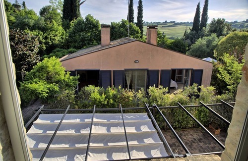 Ostra Cottage | VILLA GLICINI: A romantic countryside cottage with a pool