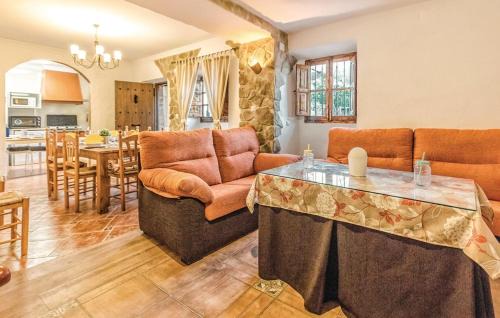 Mondron House | Villa Godoy