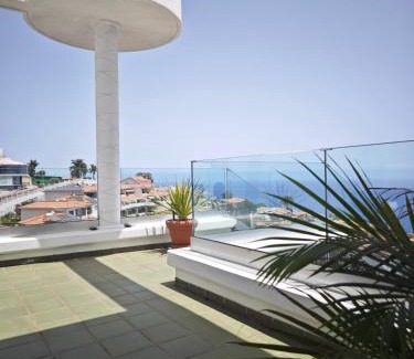 Radazul Bed & Breakfast | Villa Gonzalez Sea Views