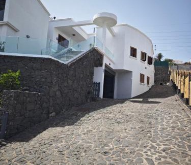 Radazul Bed & Breakfast | Villa Gonzalez Sea Views