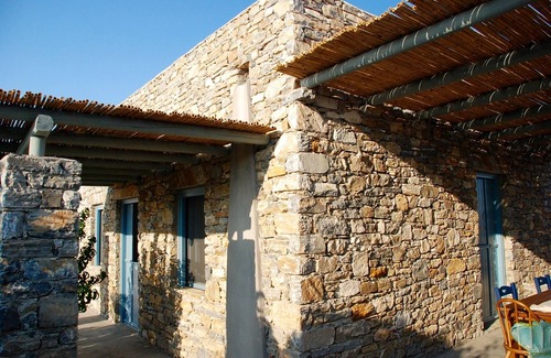 Schinoussa Town House | Villa in picturesque village, 5 min walk from the island best beach